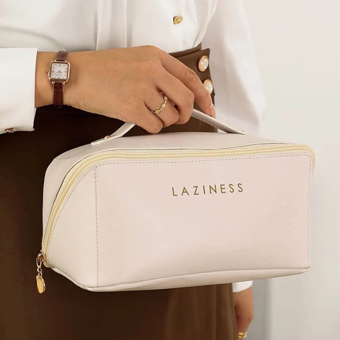 Neceser Laziness crema – medidas 23.5x12x12cm y colores disponibles: camel, rosa y negro